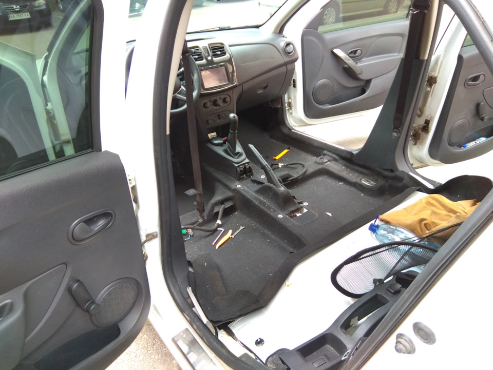 Фото в бортжурнале Renault Logan (2G)