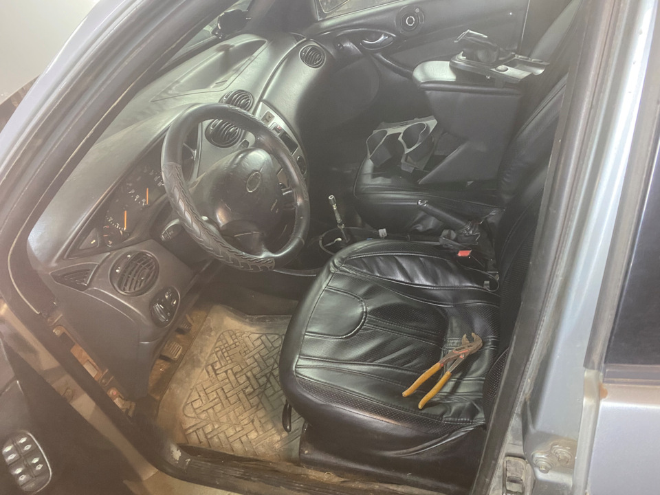 Фото в бортжурнале Ford Focus Sedan I