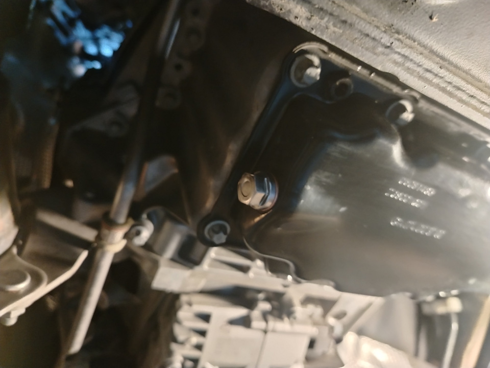 Febi 12341 — Mercedes-Benz C-Class (W205). Запчасти на фото: 12341