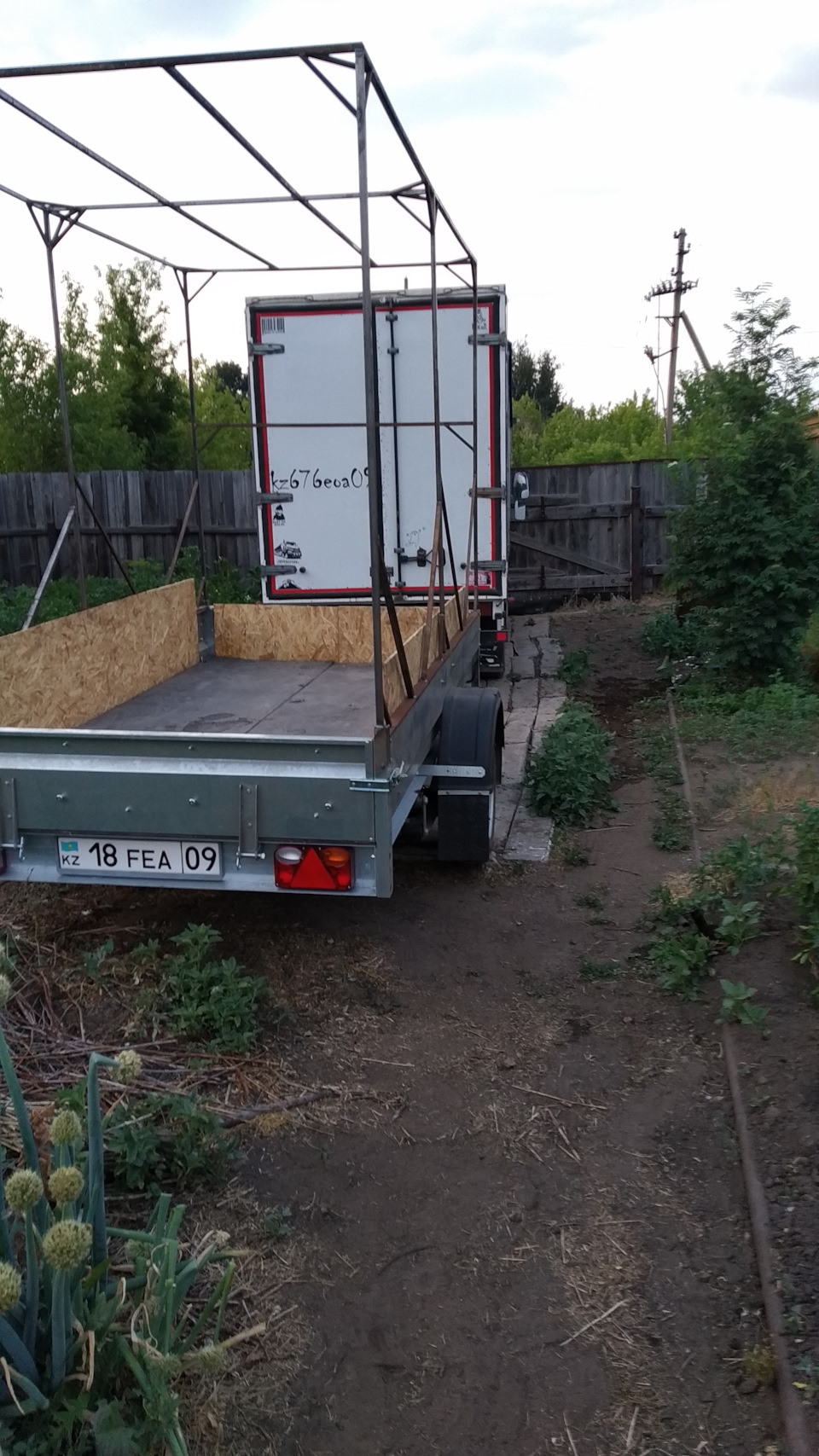 Ну а вечером на дачу с ночёвкой — Isuzu Elf