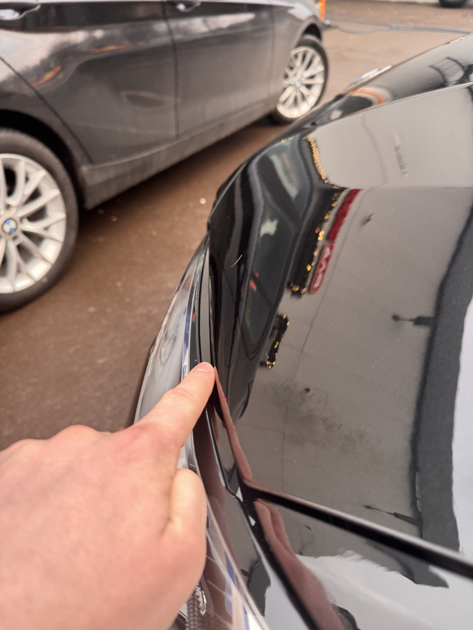 1-2 см не хватает, чтобы закрыть фару, при этом капот везде по зазорам ровный — BMW 3 series (G20)