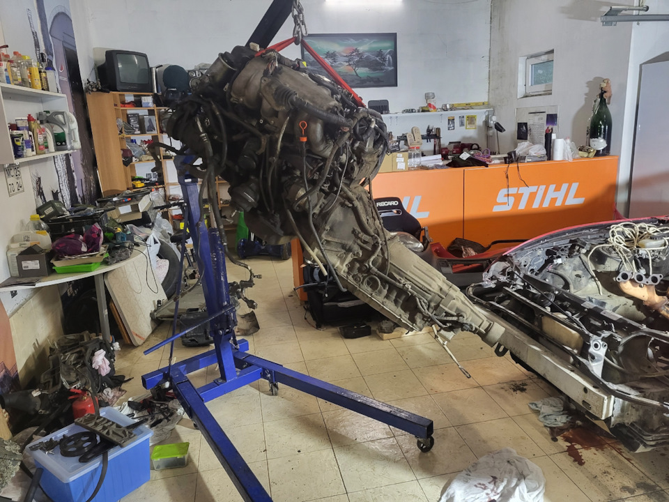 Двигун с акпп вне автомобиля — Toyota Supra (80)