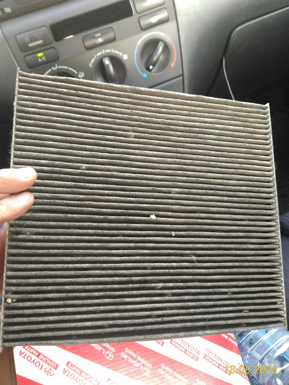 салонный тоже прошел 20 000км и не менялся год, он как новый))) — Toyota Corolla (120)