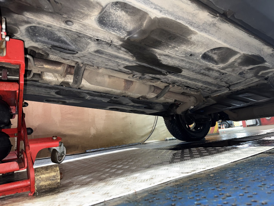 Днище Geely Coolray после зимы — Geely Coolray (2023)