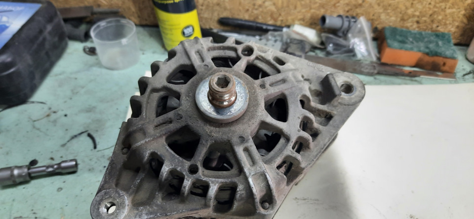 Под шкивом стоит шайба — Hyundai Tucson (JM)