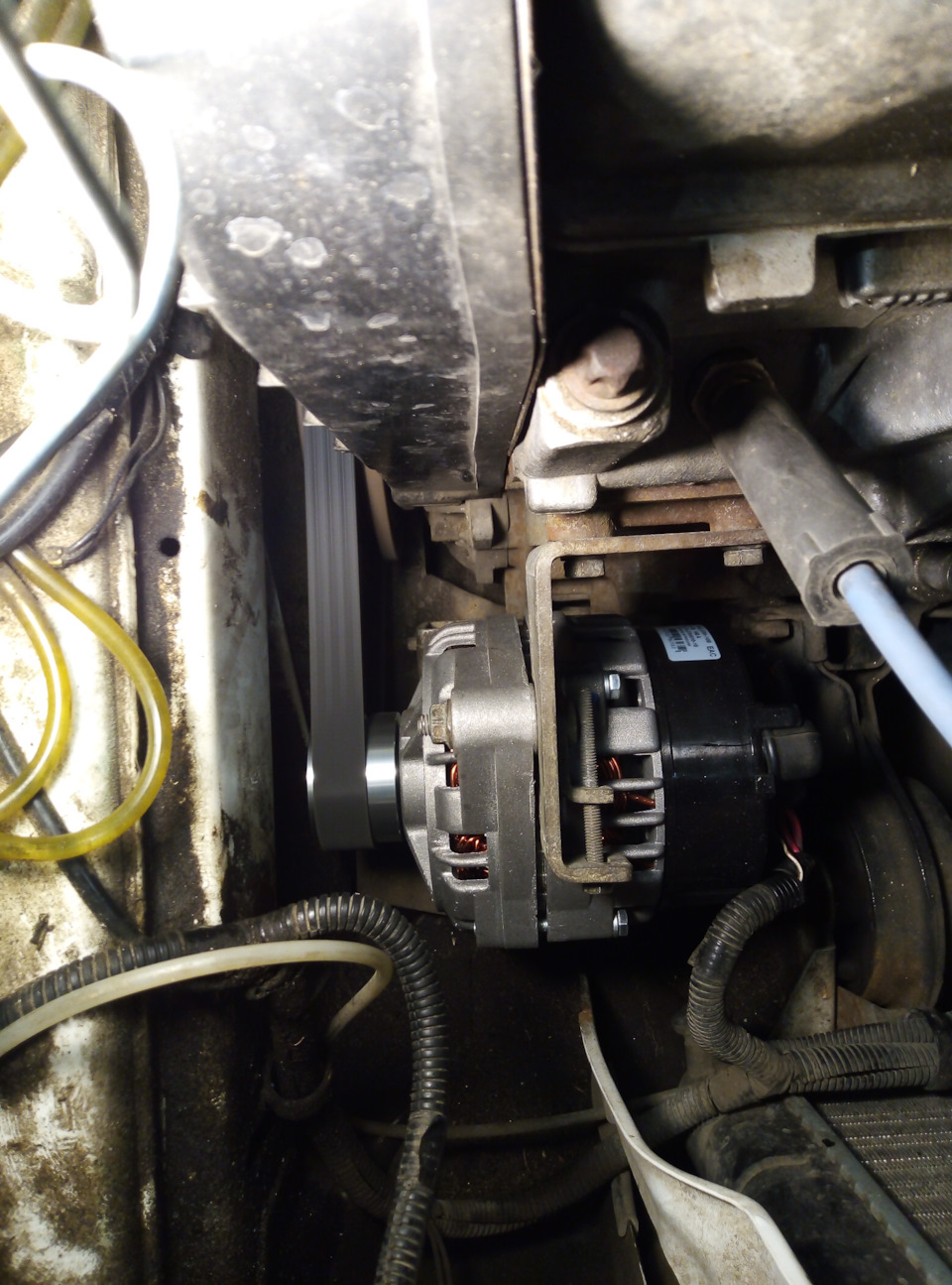 Новый генератор и ремень на месте… — Lada 2114