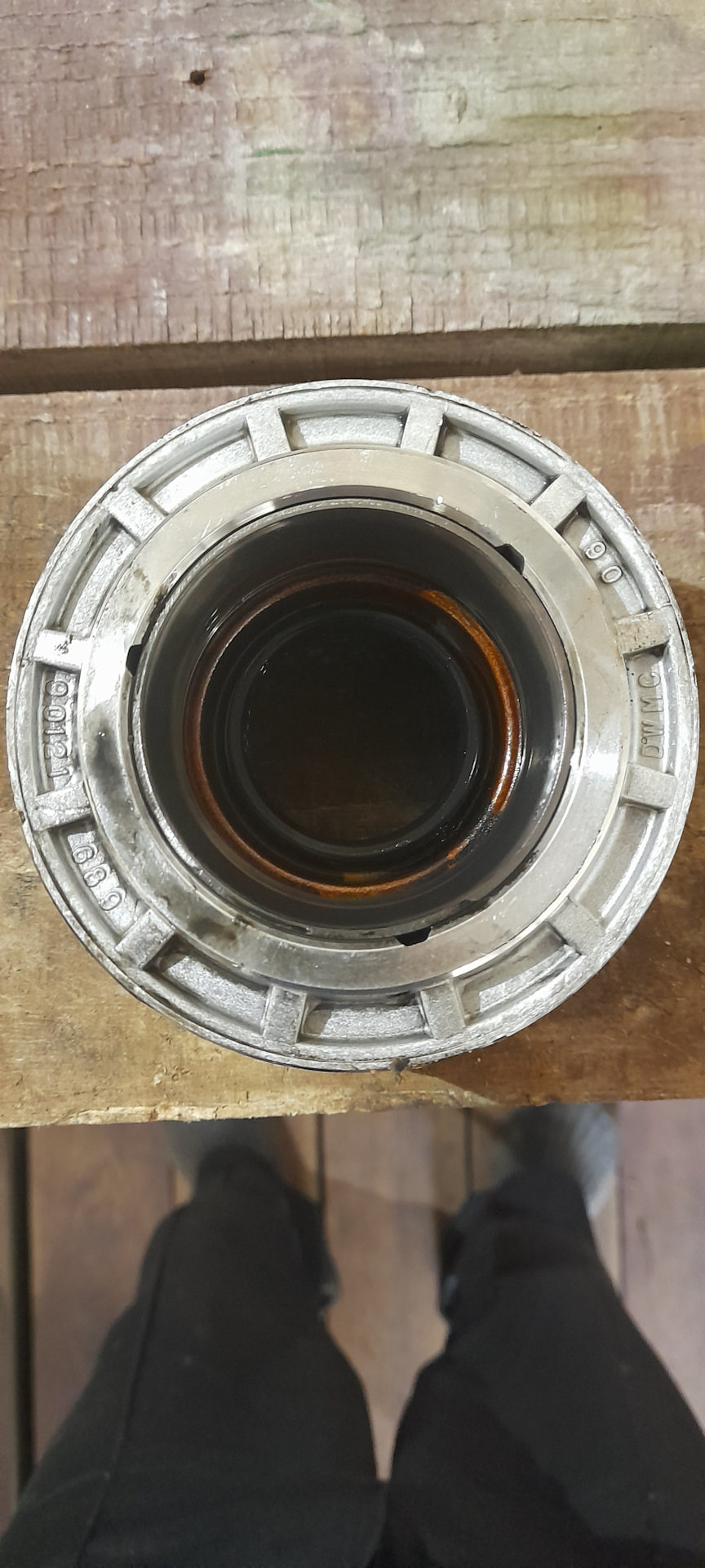 Выпрессовываем старый сальник. — Chevrolet Cruze Hatchback